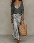 Elen – Conjunto de vestido y jersey de satén con encanto atemporal.