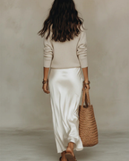 Elen – Conjunto de vestido y jersey de satén con encanto atemporal.
