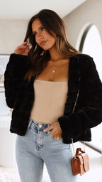 Nieve Suave - Chaqueta corta de pelo sintético para mujer | Frente abierto