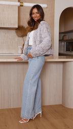 Nieve Suave - Chaqueta corta de pelo sintético para mujer | Frente abierto