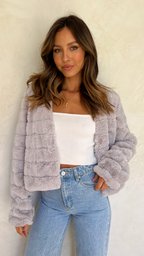 Nieve Suave - Chaqueta corta de pelo sintético para mujer | Frente abierto