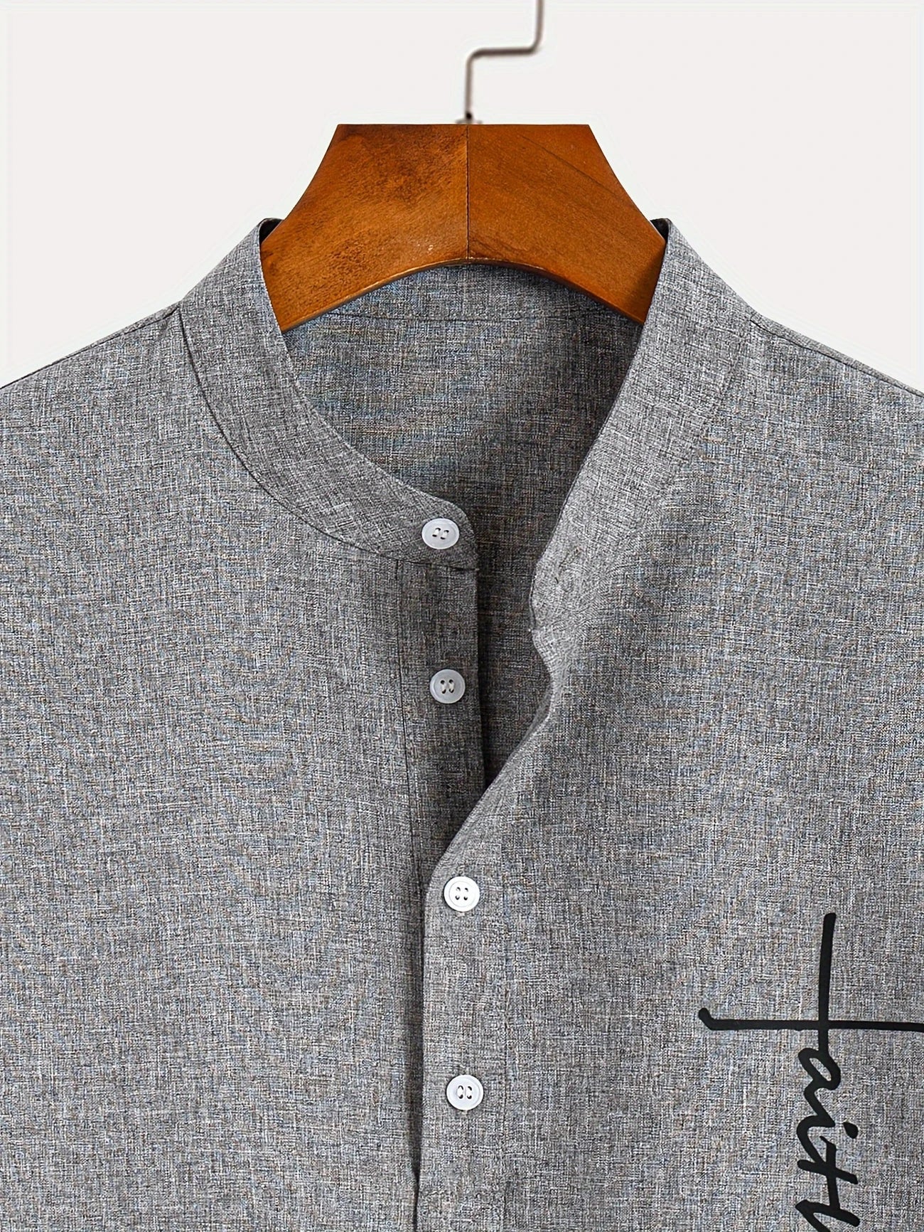 Nova | Camisa elegante de manga corta con cuello alto